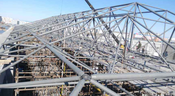 青海细数网架装配中抉择应用钢结构对室第的优势